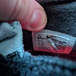 Lebron James Nike Athletic Shoes Basketball Sneakers.